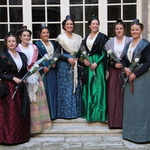 Une reine et six demoiselles d'honneur pour le XXIIe règne